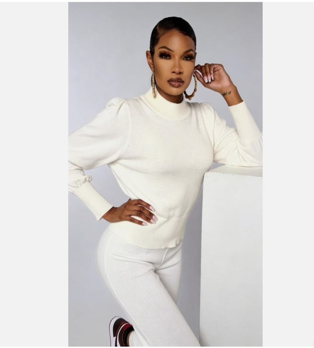 Express Knit Turtleneck Sweater Womenโs Soft Cozy Chic Long Sleeve Pullover